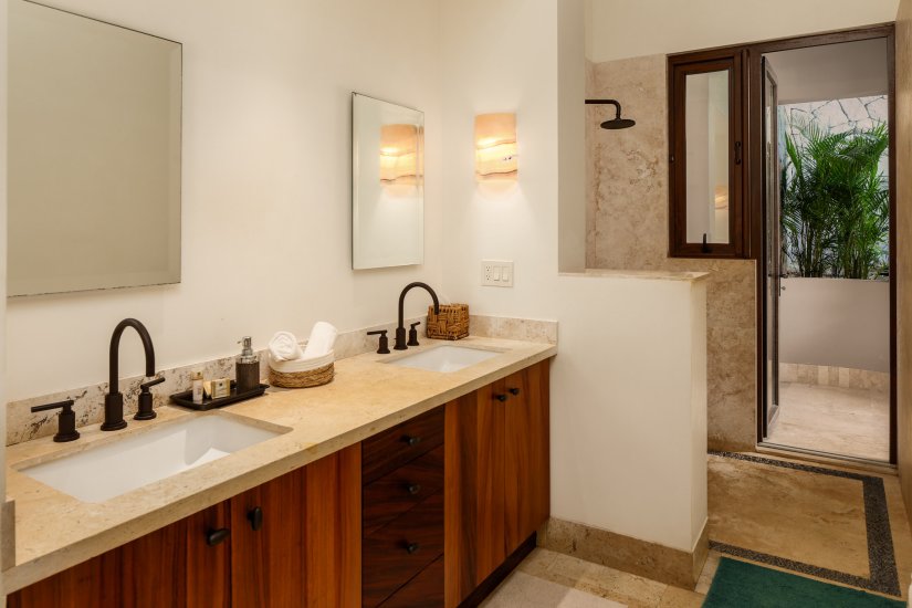 c4a5e029-3a05-4c37-9b18-5659dce7eb28